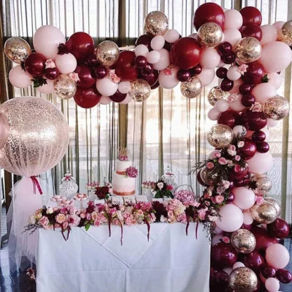Set arcada baloane cu 110 baloane in nuante de roz , grena, auriu cu accesorii